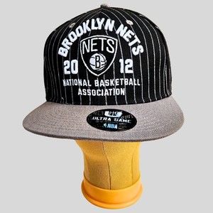 ULTRA GAME NBA Brooklyn Nets Black Gray  PINSTRIPE 2012 Logo Snapback Hat NWT